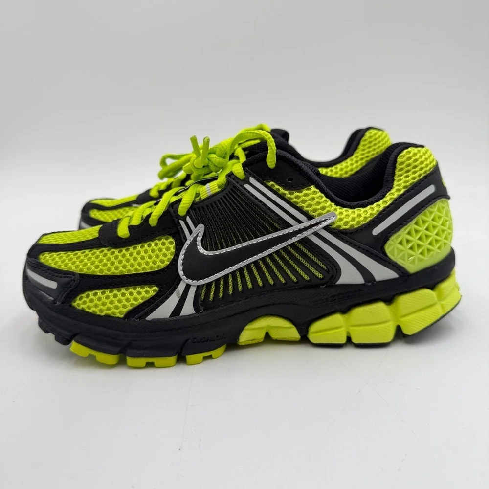Nike Women's Size 6  Air Zoom Vomero 5 Bright Cactus FJ2028-003 NEW